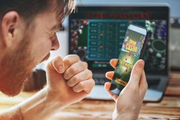 Navigasi ponsel 851 untuk pengguna Indonesia